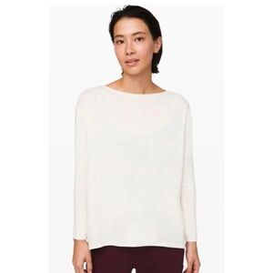 Lululemon Back In Action Long Sleeve in Heathered Dove Grey